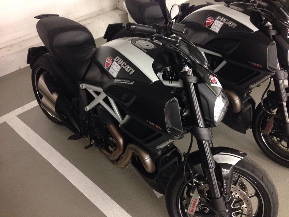 Diavel Carbon