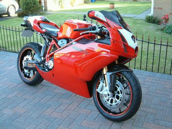 Ducati 749R angle 1 web.jpg